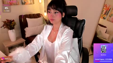 Snapshot of emilyruiz1 chatting on 05-07-26, 07:47 Emily online show from 05-07-26, 07:47