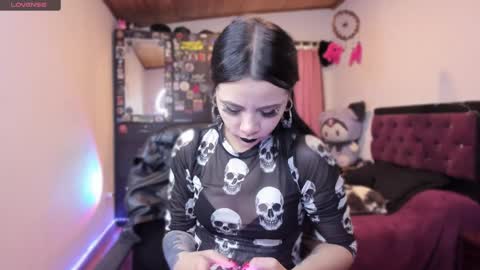 Snapshot of emilyrymer chatting on 12-20-24, 07:17 Emily Support me to have 100 likes plx online show from 12-20-24, 07:17