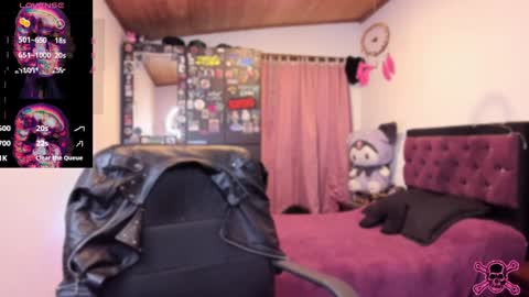 Snapshot of emilyrymer chatting on 12-20-24, 10:32 Emily Support me to have 100 likes plx online show from 12-20-24, 10:32