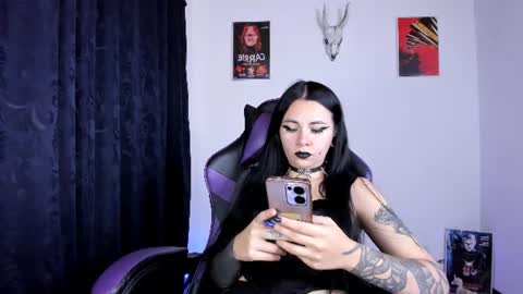 Snapshot of emilyrymer chatting on 06-22-26, 10:29 Emily Support me to have 100 likes plx online show from 06-22-26, 10:29