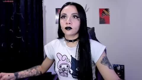 Snapshot of emilyrymer chatting on 07-09-26, 06:34 Emily Support me to have 100 likes plx online show from 07-09-26, 06:34