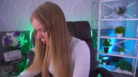  MY NAME IS Emily WELCOME EVERYONE I WILL BE HAPPY TO GIVE YOU WHAT YOU HAVE DREAMED OF FOR SO LONG online show from 12-17-25, 07:03