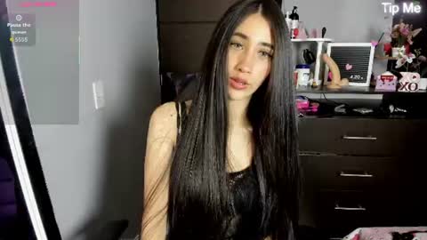 Snapshot of emilytafur chatting on 07-11-26, 12:02 Emy online show from 07-11-26, 12:02