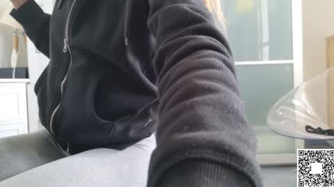 Snapshot of emilyweed chatting on 02-17-25, 09:35 Emily ---- online show from 02-17-25, 09:35