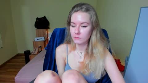 Snapshot of emilyy____ chatting on 02-05-25, 06:24 Emily online show from 02-05-25, 06:24