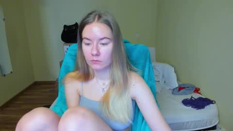 Snapshot of emilyy____ chatting on 02-28-25, 09:58 Emily online show from 02-28-25, 09:58