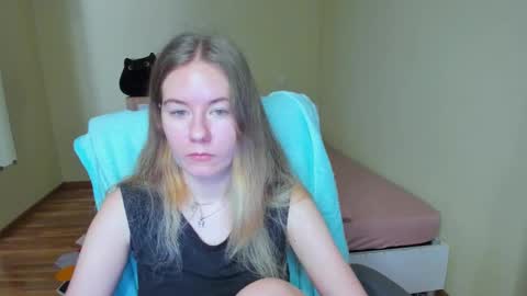 Snapshot of emilyy____ chatting on 03-11-25, 09:13 Emily online show from 03-11-25, 09:13