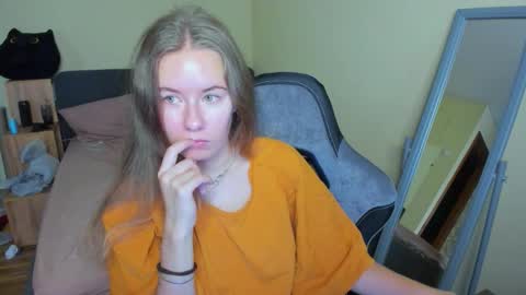 Snapshot of emilyy____ chatting on 09-20-25, 09:10 Emily online show from 09-20-25, 09:10