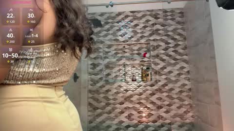 emilyy_cooperr online show from 11-01-25, 12:18