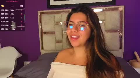 Snapshot of emilyy_cooperr chatting on 06-23-26, 12:14 emilyy_cooperr online show from 06-23-26, 12:14
