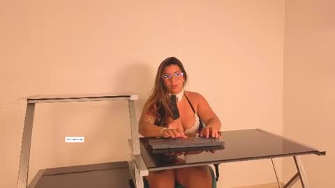 Snapshot of emilyy_cooperr chatting on 07-16-26, 12:11 emilyy_cooperr online show from 07-16-26, 12:11