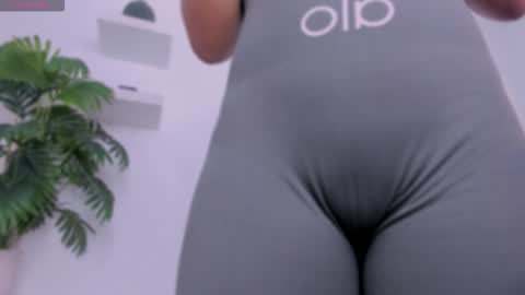 emilyy_kim online show from 02-10-26, 06:56