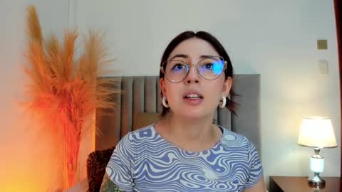 Snapshot of emilyywatson chatting on 02-10-25, 11:36 Emilyy Watson online show from 02-10-25, 11:36