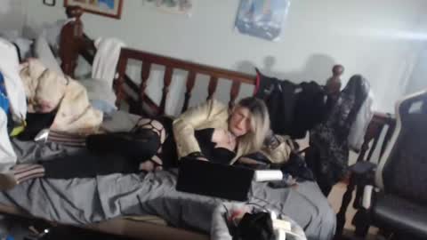 Snapshot of emma671 chatting on 03-09-25, 08:21 emma online show from 03-09-25, 08:21