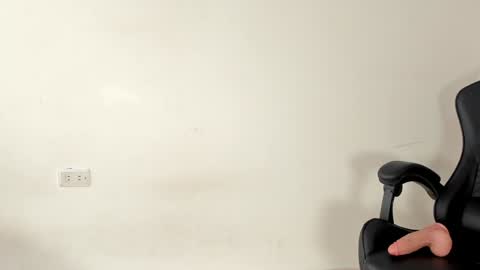 Snapshot of emma_980 chatting on 12-03-24, 03:00 emma online show from 12-03-24, 03:00