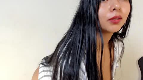 Snapshot of emma_980 chatting on 01-05-25, 11:44 emma online show from 01-05-25, 11:44