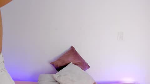 Snapshot of emma_980 chatting on 11-27-25, 11:56 emma online show from 11-27-25, 11:56