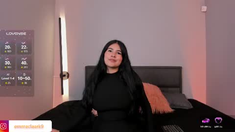 Emma Clark  online show from 07-18-26, 08:34