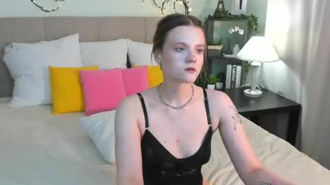 emma__peach online show from 04-25-26, 01:41