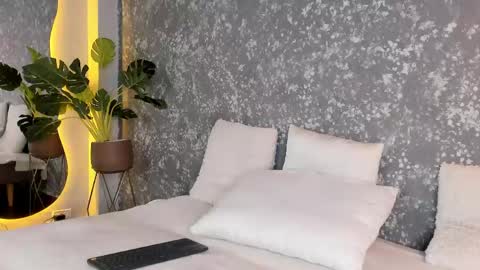 Emma online show from 04-18-26, 07:58