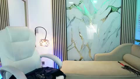 emma__walkerr_ online show from 03-14-26, 07:19