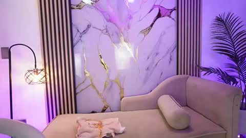 emma__walkerr_ online show from 03-28-26, 07:02