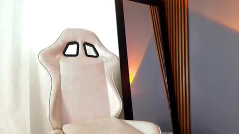 Snapshot of emma_and_aysha chatting on 11-23-25, 01:27 emma_and_aysha online show from 11-23-25, 01:27