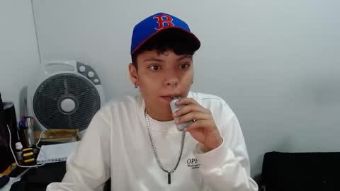 emma_and_thom online show from 02-07-26, 09:40