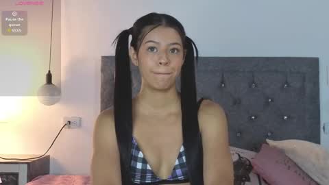 Snapshot of emma_blake__ chatting on 09-17-25, 04:03 Emma online show from 09-17-25, 04:03