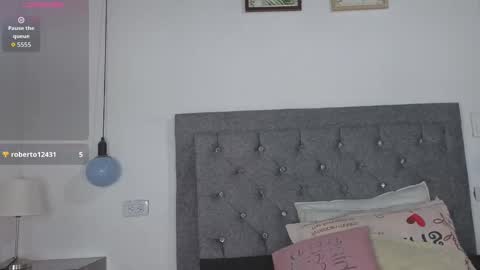 Snapshot of emma_blake__ chatting on 09-18-25, 04:25 Emma online show from 09-18-25, 04:25