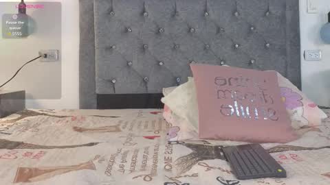 Snapshot of emma_blake__ chatting on 11-06-25, 04:46 Emma online show from 11-06-25, 04:46