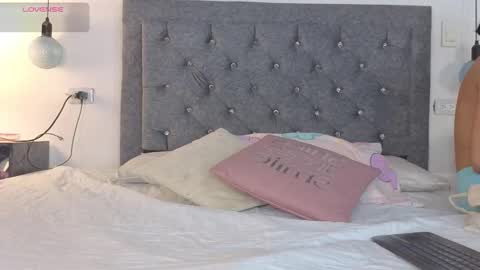 Snapshot of emma_blake__ chatting on 11-07-25, 04:23 Emma online show from 11-07-25, 04:23