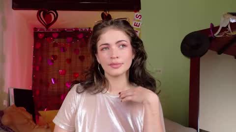 Snapshot of emma_blanco chatting on 02-17-25, 06:15 Emma online show from 02-17-25, 06:15