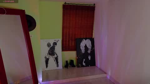 Snapshot of emma_blanco chatting on 07-17-26, 11:39 Emma online show from 07-17-26, 11:39