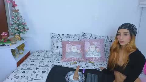 Emma Blue  modelo independiente online show from 12-14-24, 04:34