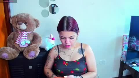 emma_boo_ online show from 05-11-26, 02:45