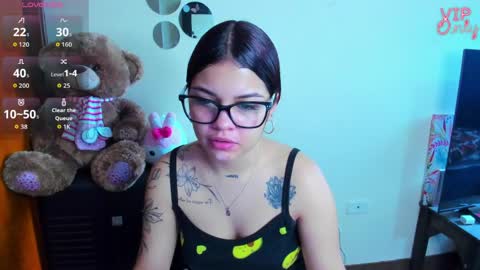 emma_boo_ online show from 05-17-26, 02:02
