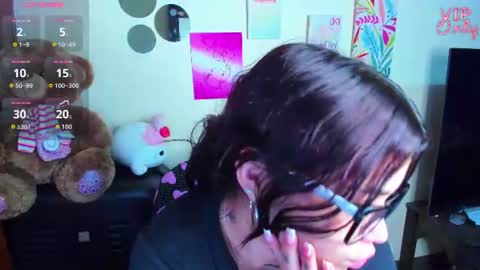 Snapshot of emma_boo_ chatting on 06-23-26, 01:25 emma_boo_ online show from 06-23-26, 01:25