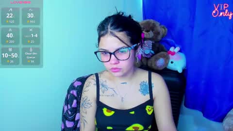 Snapshot of emma_boo_ chatting on 07-14-26, 04:34 emma_boo_ online show from 07-14-26, 04:34