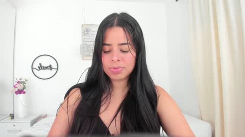 Emma Castillo online show from 02-01-25, 01:23