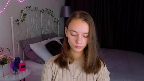 Snapshot of emma_chaser chatting on 11-19-25, 02:33 emma_chaser online show from 11-19-25, 02:33