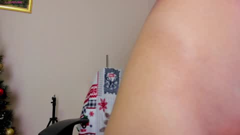 Snapshot of emma_clon chatting on 01-02-25, 05:14 Emma online show from 01-02-25, 05:14