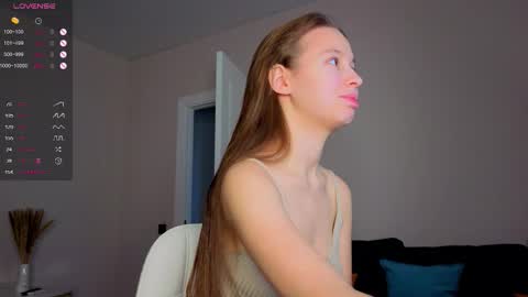 Snapshot of emma_clon chatting on 09-13-25, 01:16 Emma online show from 09-13-25, 01:16