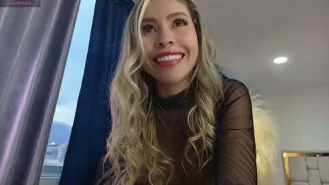 emma coronel online show from 10-10-25, 09:36