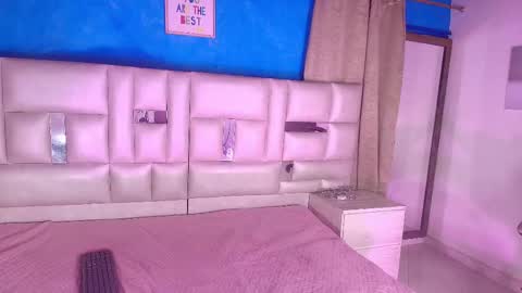 Snapshot of emma_curvy1 chatting on 02-19-25, 03:06 Emma online show from 02-19-25, 03:06