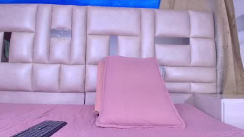 Snapshot of emma_curvy1 chatting on 10-02-25, 03:02 Emma online show from 10-02-25, 03:02