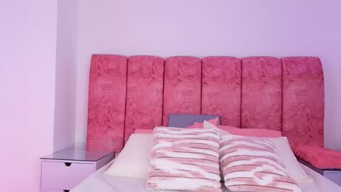 Snapshot of emma_curvy1 chatting on 11-13-25, 03:16 Emma online show from 11-13-25, 03:16