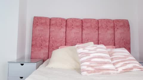 Snapshot of emma_curvy1 chatting on 11-20-25, 03:07 Emma online show from 11-20-25, 03:07