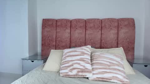 Snapshot of emma_curvy1 chatting on 11-25-25, 03:06 Emma online show from 11-25-25, 03:06