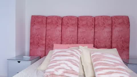 Snapshot of emma_curvy1 chatting on 11-26-25, 03:07 Emma online show from 11-26-25, 03:07